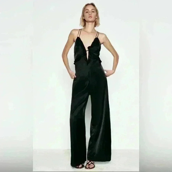 🔥🔥zara wide fit ruffled jumpsuit - Picture 2 of 5